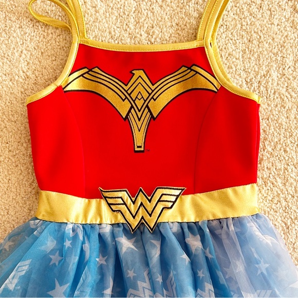 Wonder Woman costume size 6/6x - Picture 5 of 5
